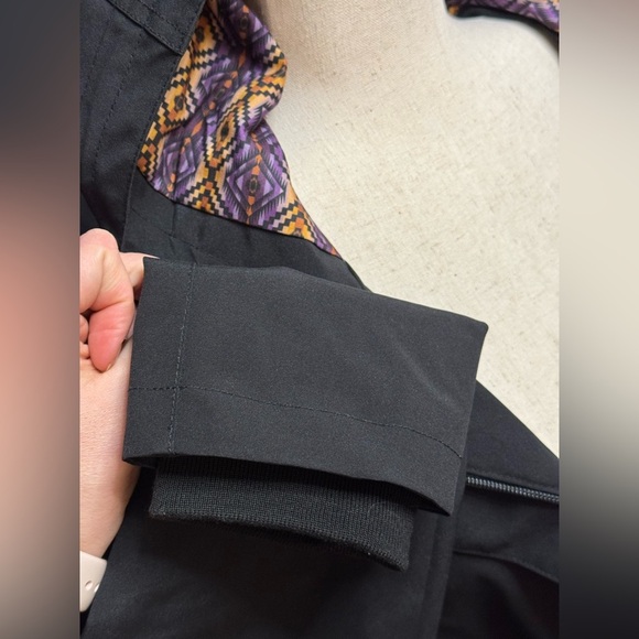 PENDLETON PACIFIC WONDERLAND RIPSTOP RAIN
JACKET - Picture 3 of 10